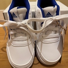 子供スニーカー18cmの画像