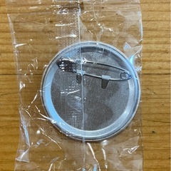 mofusand くら寿司 限定 缶バッジ サメにゃん お寿司 非売品 ゆるかわ
の画像