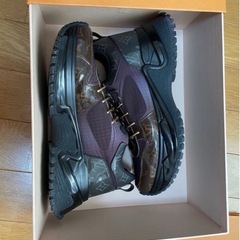 LOUIS VUITTON ブラックカモフラージュスニーカー
の画像