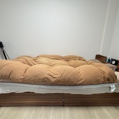 セミダブルベッドフレームの画像