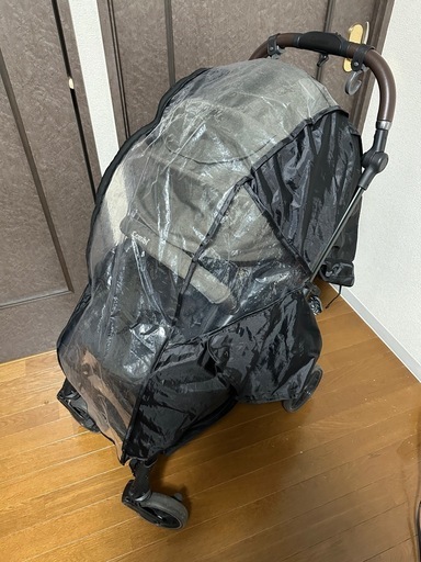 Combi ベビーカー 【純正レインカバー、ベビーバッグ、ひざかけ付き】