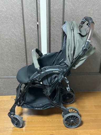 Combi ベビーカー 【純正レインカバー、ベビーバッグ、ひざかけ付き】