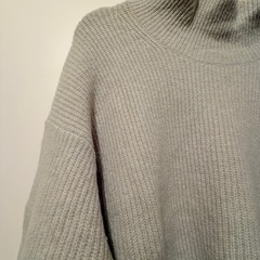 UNIQLO　スフレヤーンハイネックセーターの画像