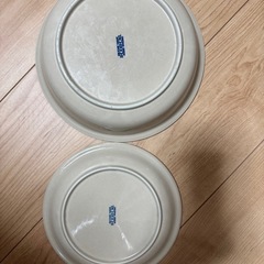 食器やグラスの画像