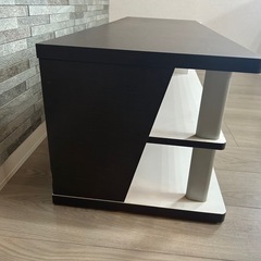 テレビボードの画像