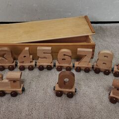 木製汽車の画像