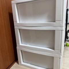 白カラーボックスの画像