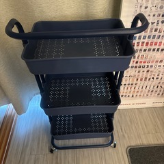 ワゴン　青　インテリアの画像