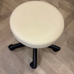 【丸椅子 キャスター付き 0円】の画像