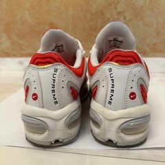 NIKE Air Max ×supremeの画像