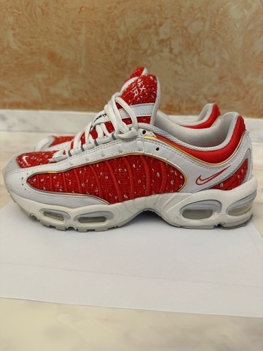 NIKE Air Max ×supreme