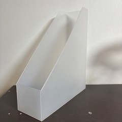 透明な書類整理ボックスファイルの画像