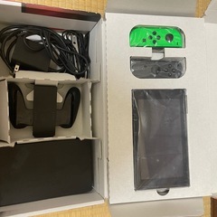 Switch本体&持ち運びケース　（左ジョイコンジャンク）の画像