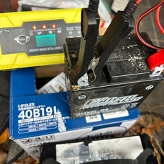 原付〜大型バイクまで・バッテリー上がりでお困りの方々、復活満タン充電バッテリー安くでお譲り致します・出張致します・一応ジャンク扱いでお願いしますの画像