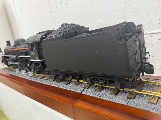 デアゴスティーニ 蒸気機関車 C57 完成品】 台座・アクリルケース付き