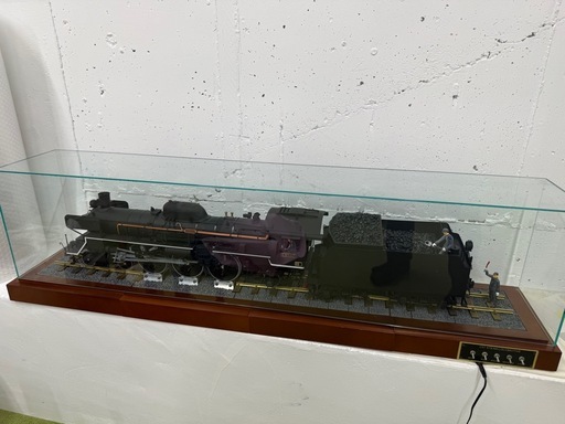 デアゴスティーニ 蒸気機関車 C57 完成品】 台座・アクリルケース付き