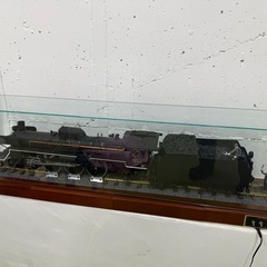 デアゴスティーニ 蒸気機関車 C57 完成品】 台座・アクリルケース付きの画像