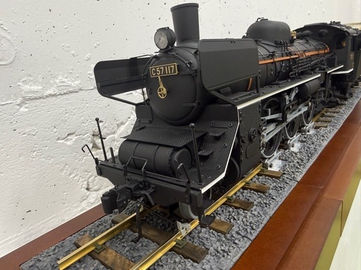 デアゴスティーニ 蒸気機関車 C57 完成品】 台座・アクリルケース付き