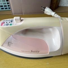 アイロンとアイロン台の画像