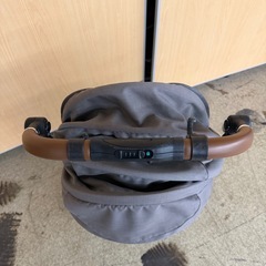 Combi（コンビ）のベビーカー「ホワイトレーベル スゴカルSwitch エッグショック AS」　ベビーカーの画像