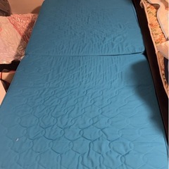 シングルベッド　折りたたみ式　キャスター付きの画像