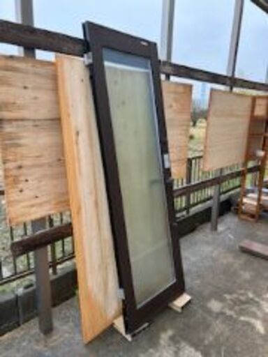 住宅用サッシ 在庫整理品　勝手口ドア　06920R　【14】