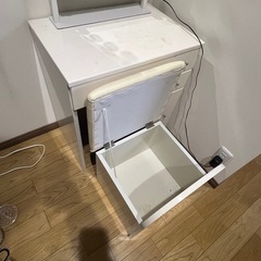 【決まりました】ドレッサーと鏡のセットの画像