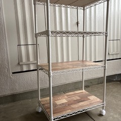 アイリスオーヤマ メタルラック 4段 ホワイト リバーシブルウッドの画像