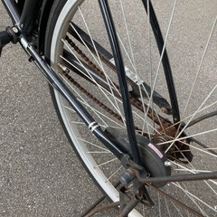 26インチ シティサイクルブラック 前カゴ付きの画像