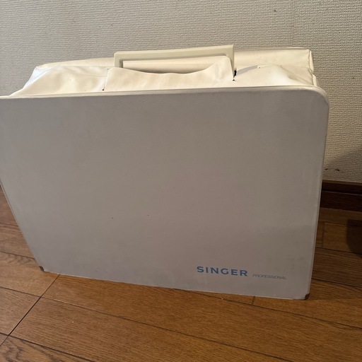 SINGER ミシン　
LW103s 職業用ミシン2台