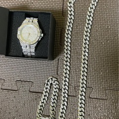 シルバー腕時計、シルバーアクセサリーの画像