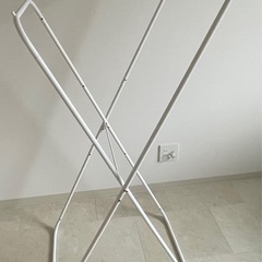 室内物干し X型 折りたたみ ホワイトと色々の画像