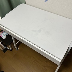 机　椅子の画像