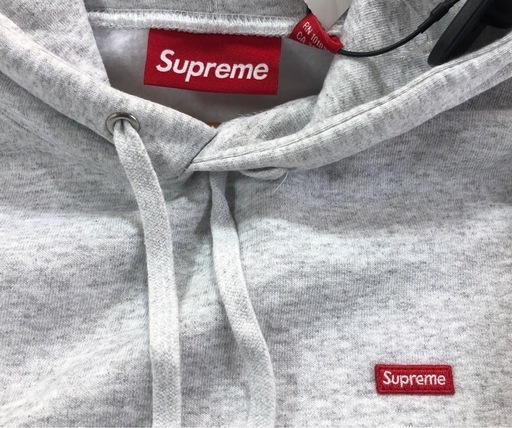 ジモティ割引有★【ジャングルジャングル岸和田店】SUPREME スモールボックスロゴ フーディ　南大阪 岸和田市 貝塚市 泉佐野市 和泉市 忠岡町 熊取町