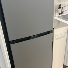 美品(使用回数:3回) 182ℓ冷蔵庫+7㌔洗濯機 の画像