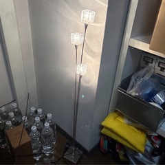 キューブ型スタンドライトの画像