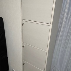 【お値段交渉可能】本棚 5段   扉付きの画像