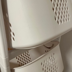 4段洗濯かごの画像