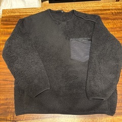 UNIQLO ブラック フリースプルオーバー Lの画像