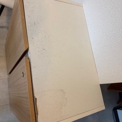 鍵付きキャビネット小の画像