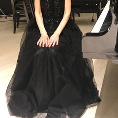 シックなブラックドレスです♪の画像