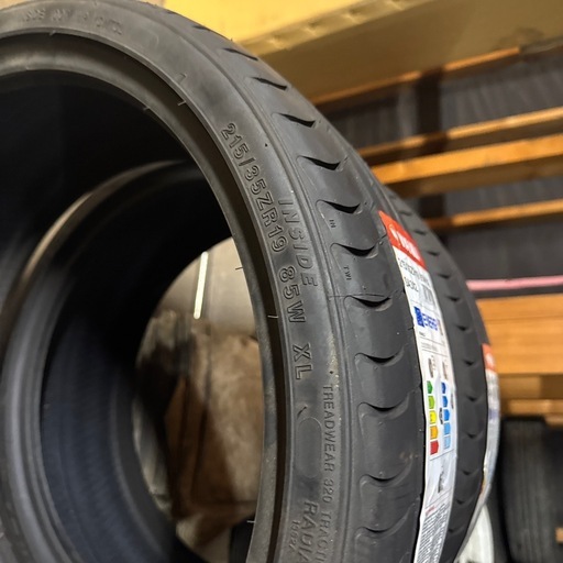 215/35R19 2本　タイヤのみ
