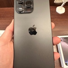 iPhone 16 Pro Max 1TB バッテリー100 ブラックチタニウムの画像