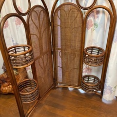 昭和レトロ鉢植え置付ラタン間仕切り
の画像