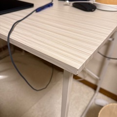 モニター31.5インチ、パソコンデスク、チェアの画像