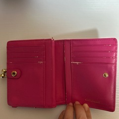 折りたたみ財布の画像