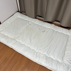 【無料！】布団 + カバーの画像