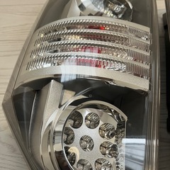 70ヴォクシー純正テールランプの画像