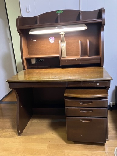 学習机 (ハチ) 城東のテーブル《学習机》の中古あげます・譲ります