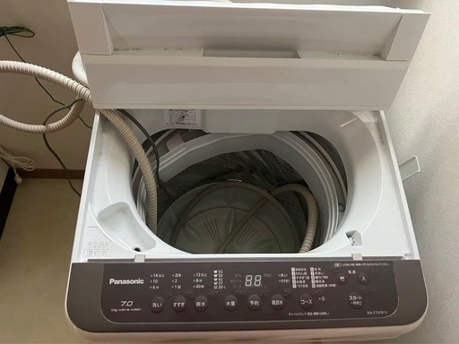 Panasonic 洗濯機7kg NA-F70PB13ホース付き